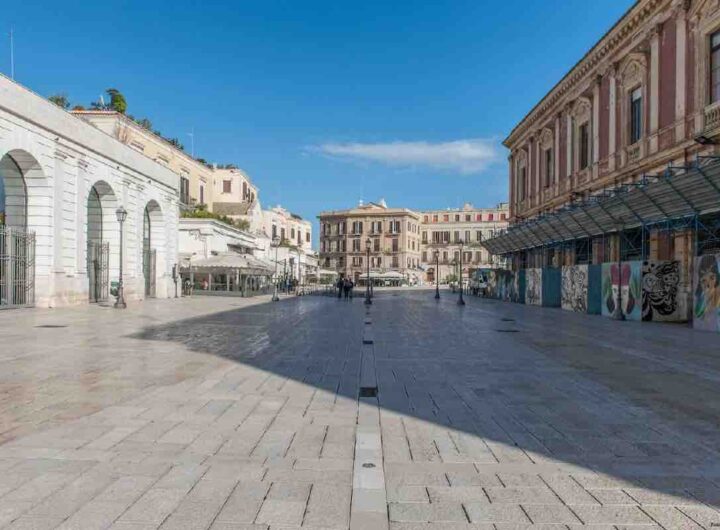 Bari si visita da piazza Ferrarese