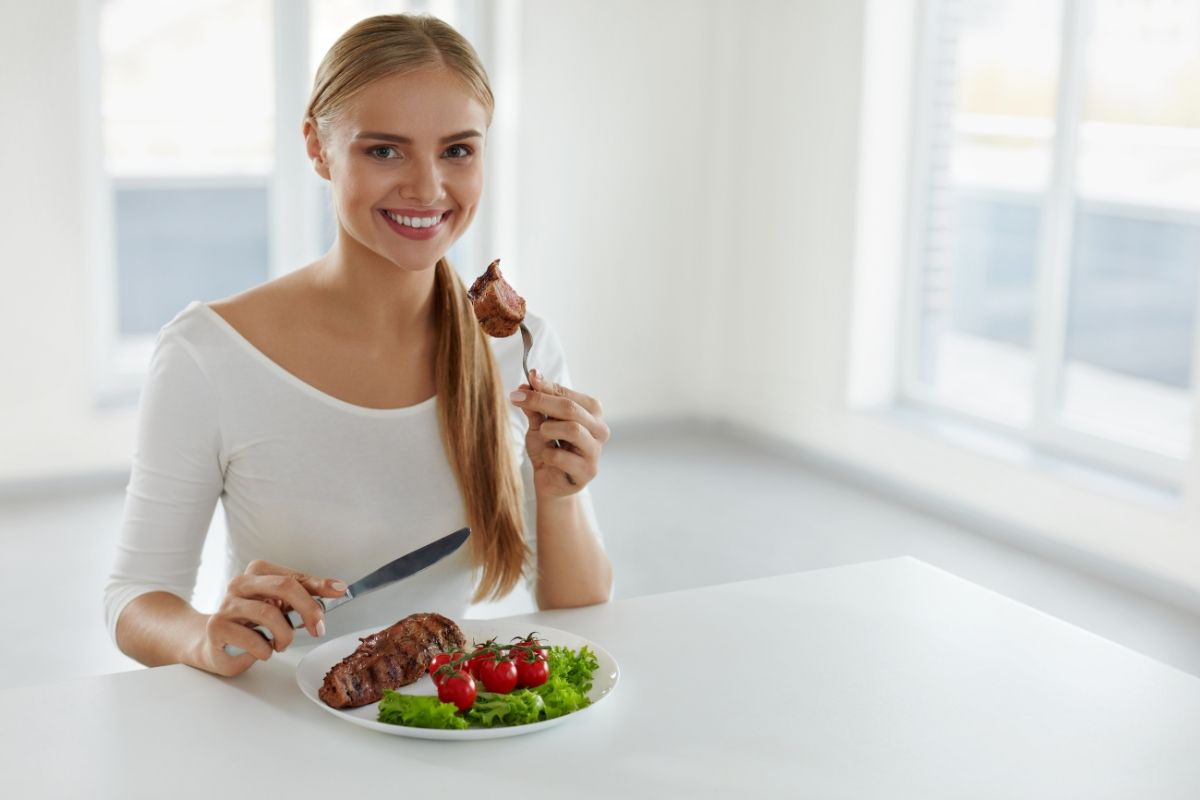 Mangiare spesso la carne è un rischio per il nostro organismo 