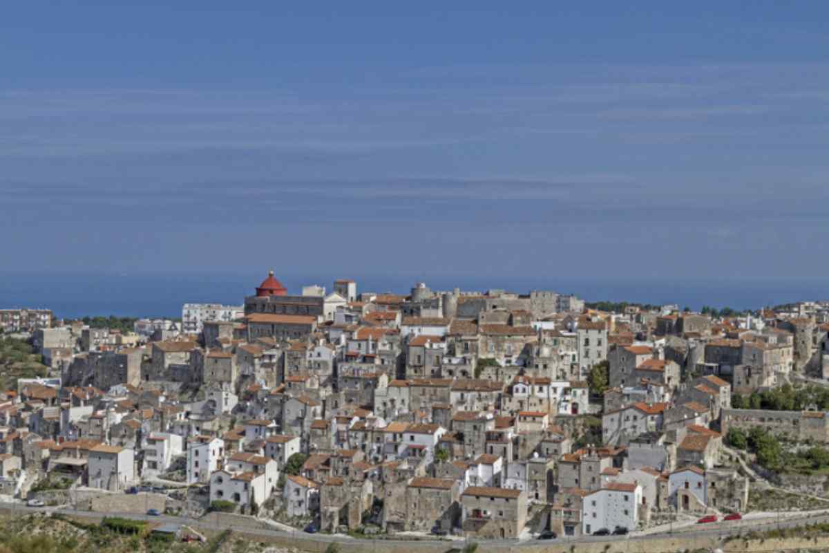 Questo incantevole luogo è stato incluso ne “I Borghi più belli d’Italia” per il suo fascino unico. L